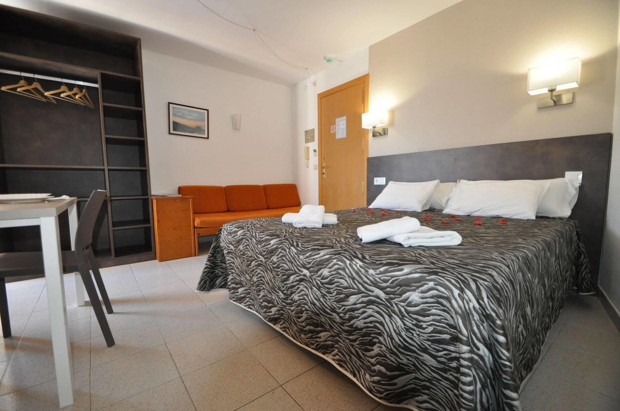 Aparthotel Safari Calella Exterior foto