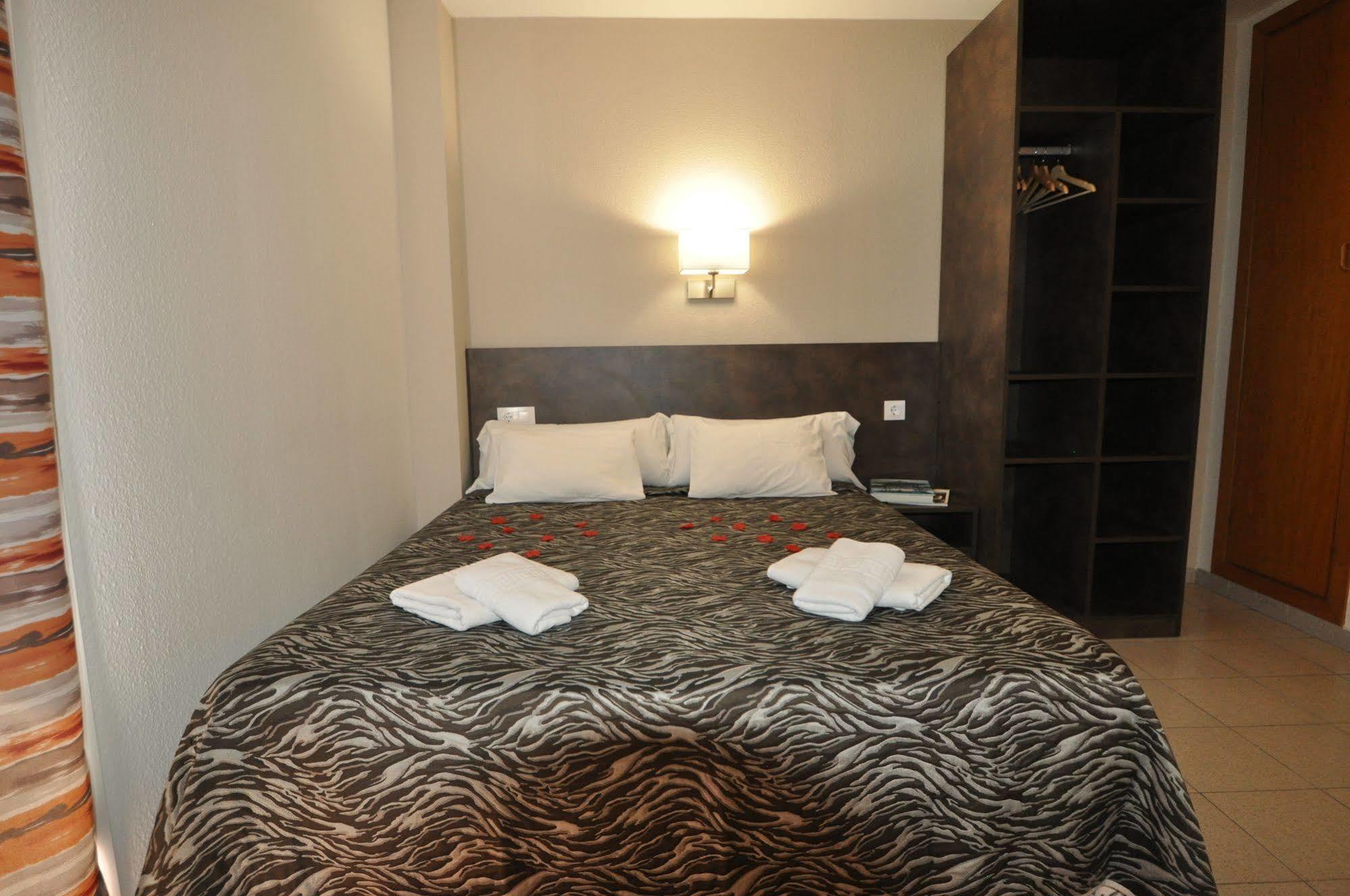 Aparthotel Safari Calella Exterior foto